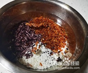 三文鱼糯米饭团的做法