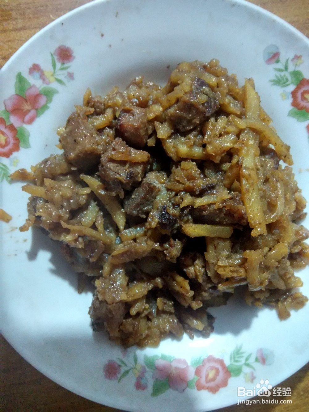 牛腩块炒土豆丝