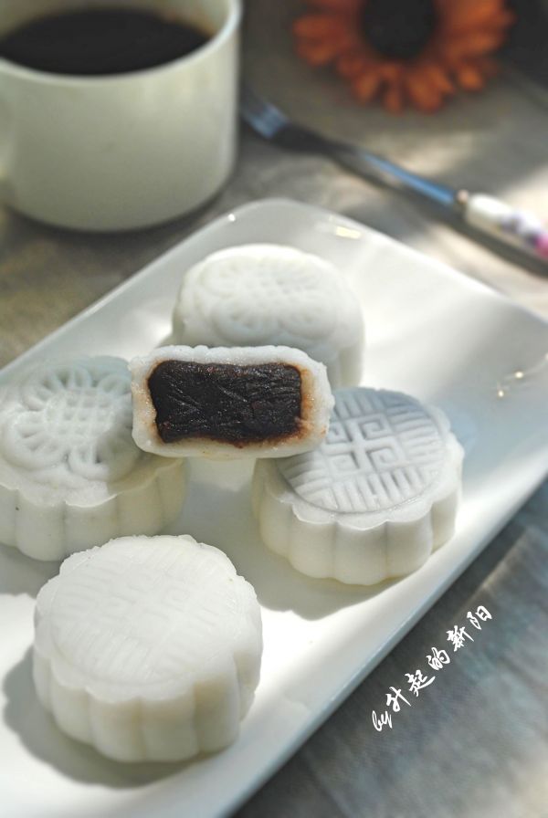 红豆沙冰皮月饼