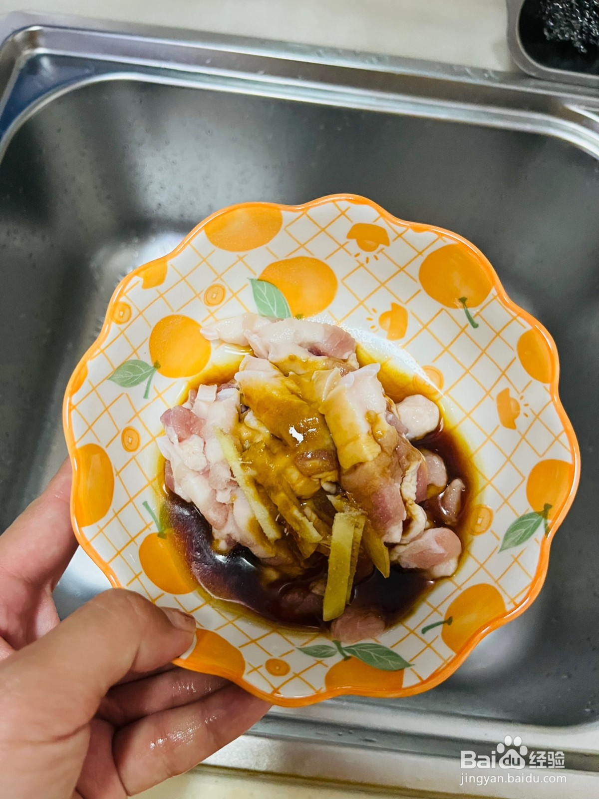 酸辣藕丁五花肉的做法