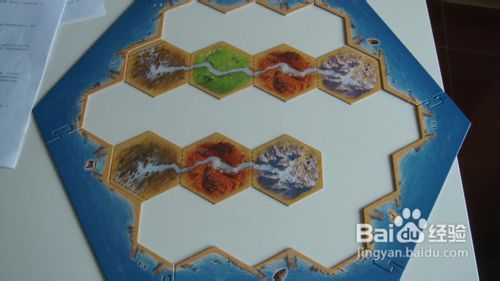卡坦岛游戏中，如何巧妙使用卡牌？