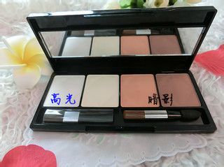 约会前如何给自己化妆？