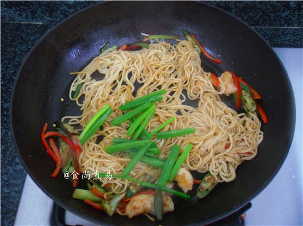 沙茶酱鲜虾炒面