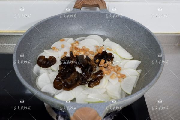 干贝萝卜味增汤