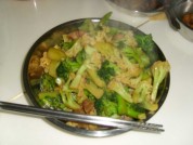 腊肉炒菜花的做法