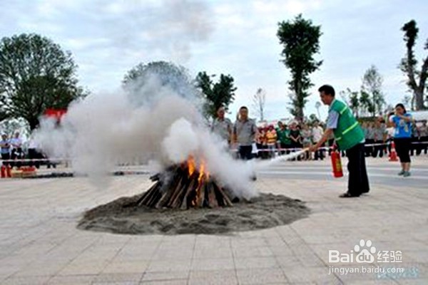 使用干粉ABC灭火器的注意事项有哪些？