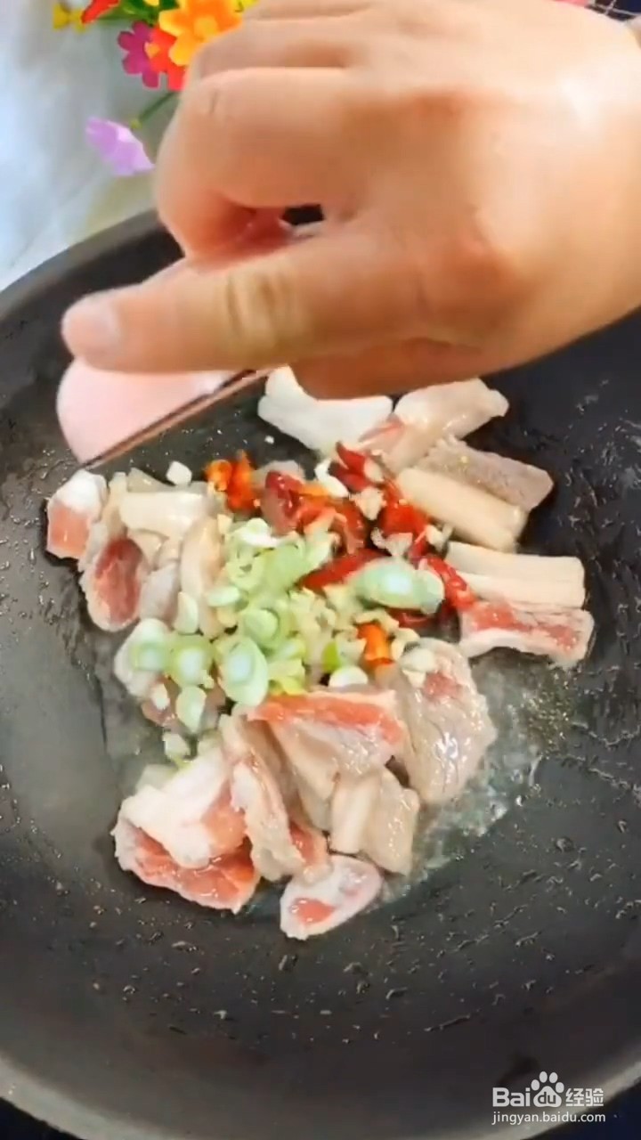 如何制作好吃的大头菜炒粉条