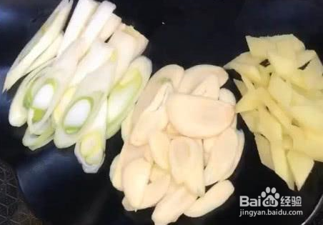 香辣啤酒小龙虾