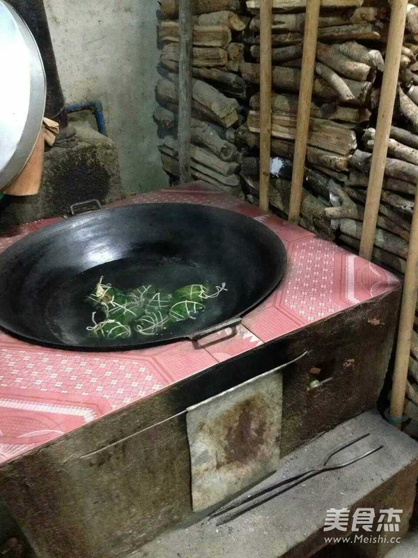 海南黑猪肉蛋粽