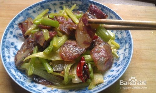 家常菜系列菜谱9：大蒜炒腊肉