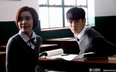 恋爱中的女追男