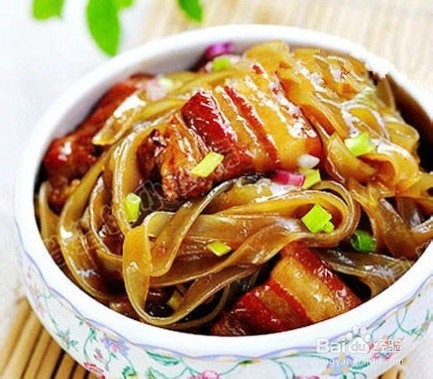 【猪肉炖粉条】的简单做法