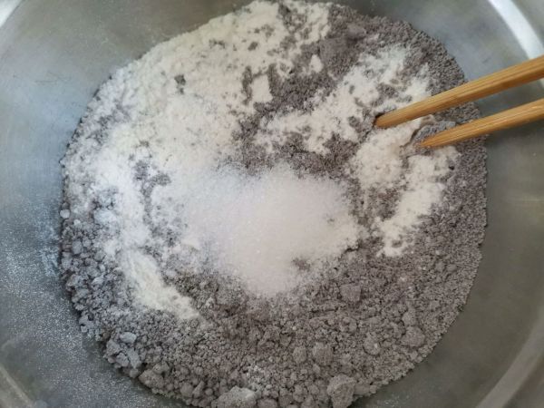 纯手工黑芝麻馒头