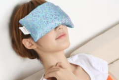 去除眼角细纹小窍门？