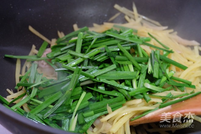 韭菜炒土豆丝