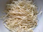 简单又特别芥末金针菇的做法