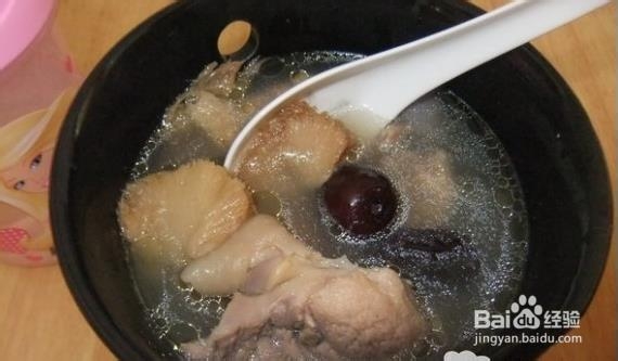 猴头菇煲猪骨老鸡汤的做法