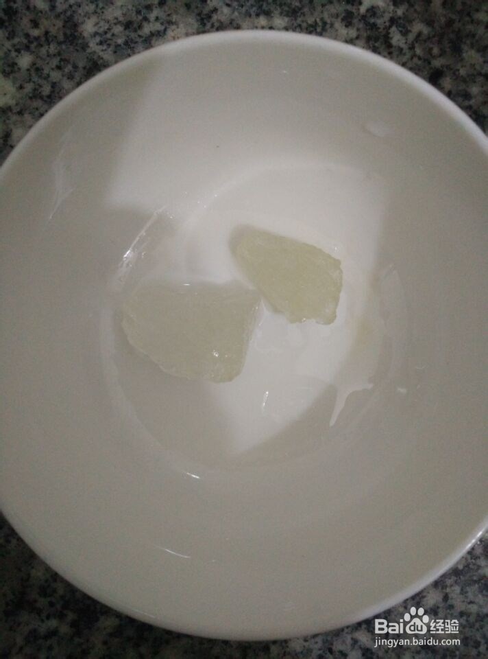 制作牛奶炖花胶