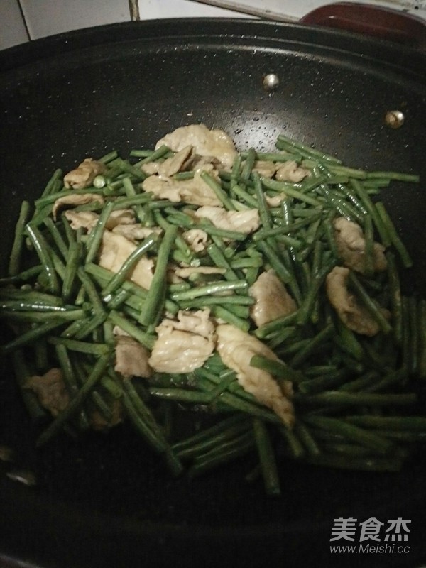 豇豆炒肉的做法