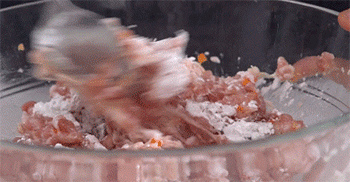 养生家常菜谱:鲜山药蒸肉丸做法