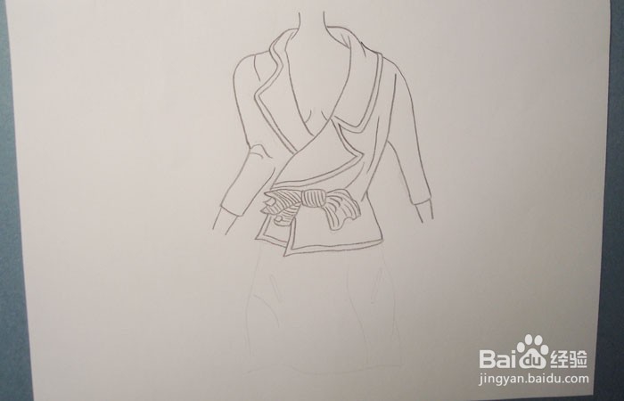 宽领睡衣外套怎么画