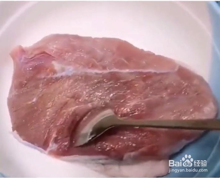 如何快速解冻冷藏的肉类