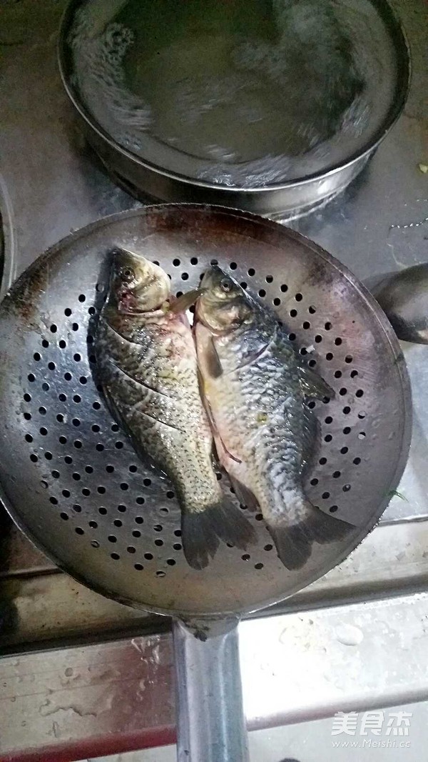 【余 厨】 紫香 清煮鲫鱼