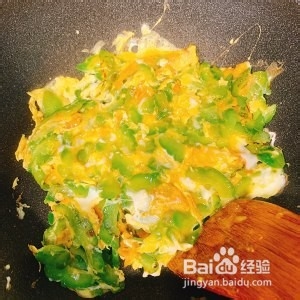 苦瓜炒蛋的做法