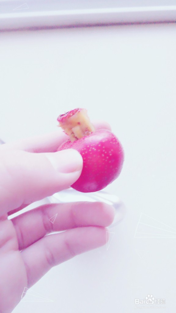 教你用最常见的工具去掉山楂核