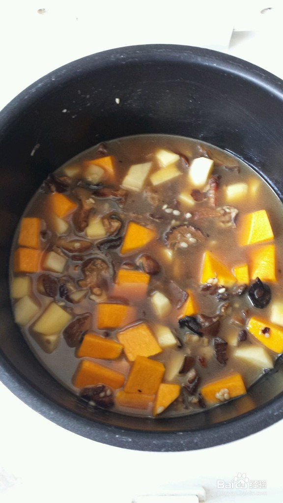 腊味田园什锦闷饭的做法