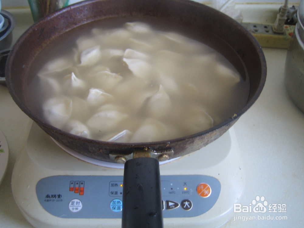 老年人怎样用电磁炉煮水饺--短视频2
