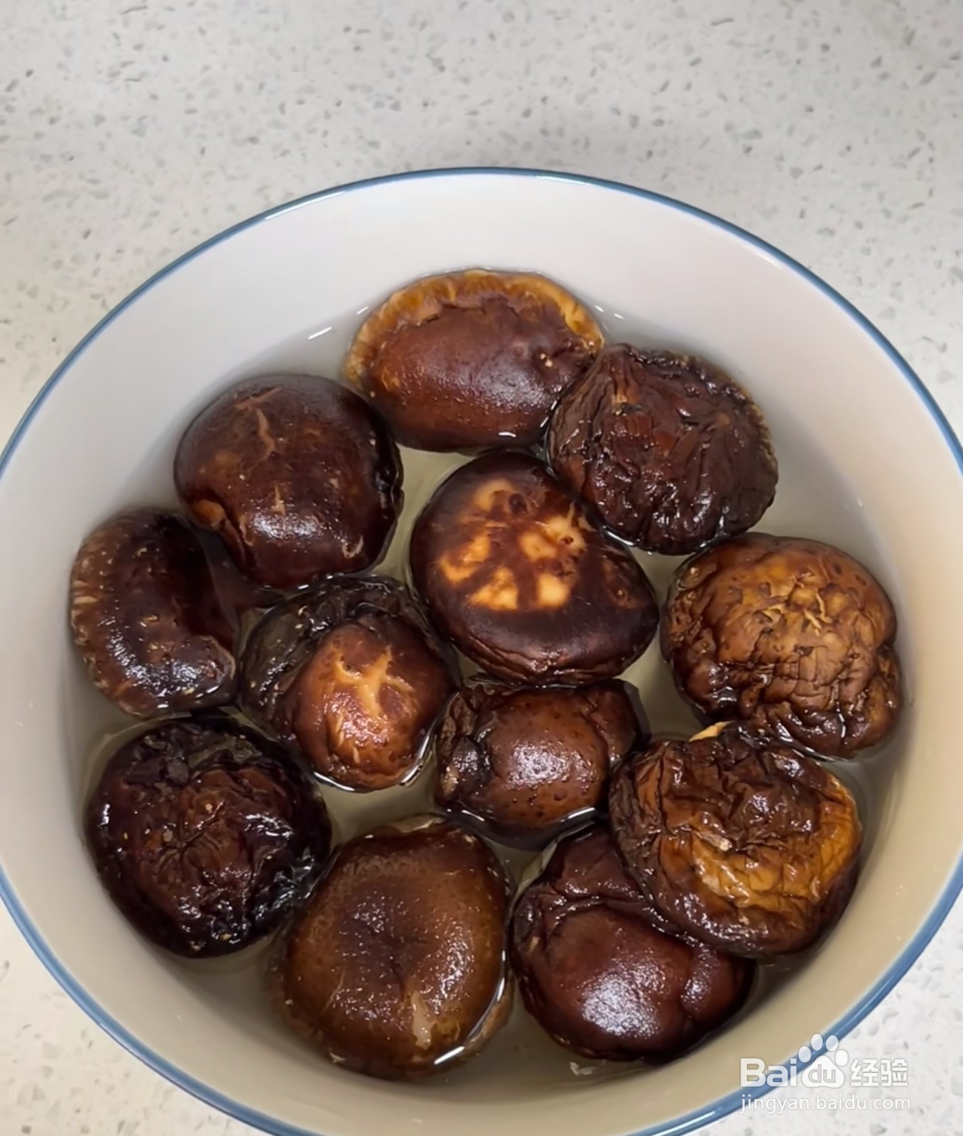 香菇炖鸡的家常做法步骤