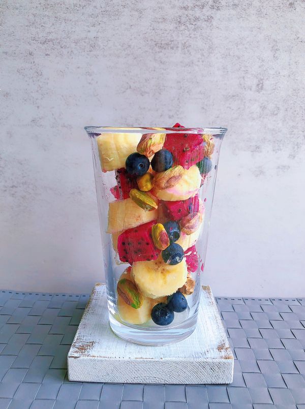 开心果花青素奶昔