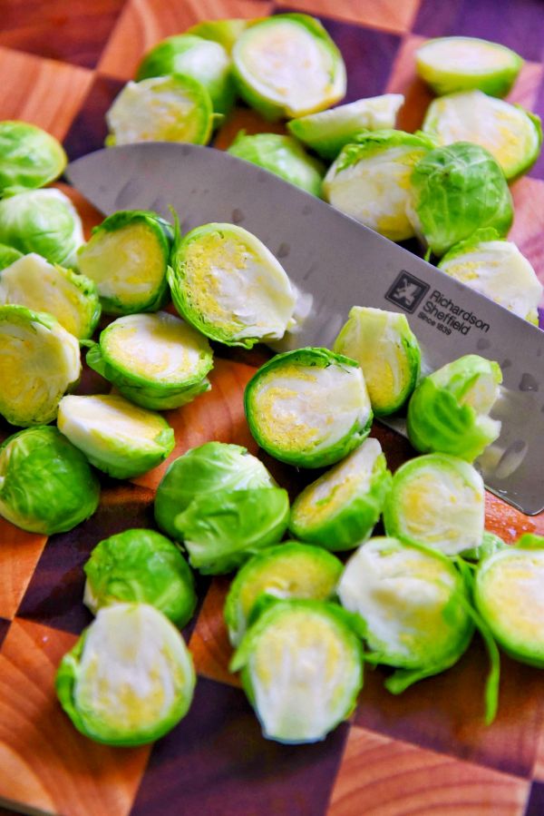 孢子甘蓝煎培根