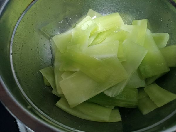 凉拌脆爽莴笋片