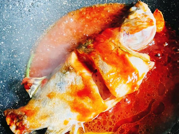 金龙鱼做沙司蒜片桂鱼