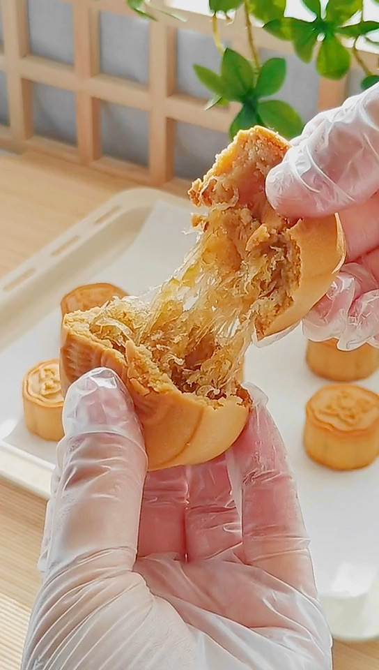 柠香冬翅广式月饼