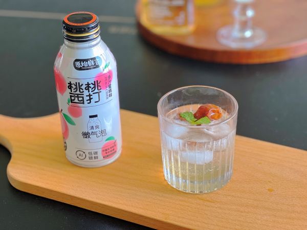 桃桃西打梅子露饮