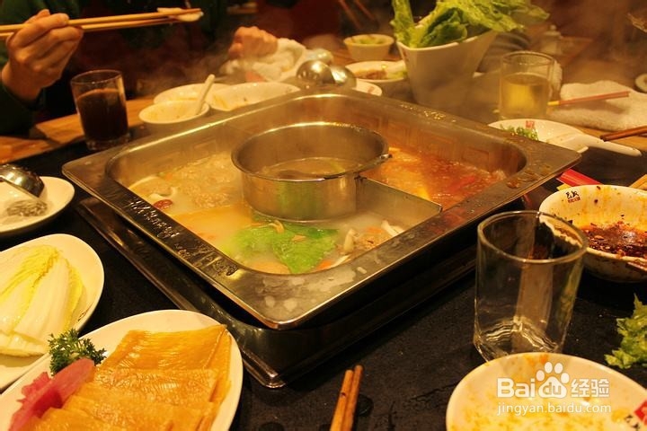 美蛙鱼当家火锅：开火锅店应该如何提供服务？