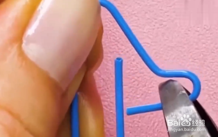 如何给芭比娃娃做东西