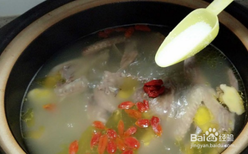 鸽子炖天麻的做法