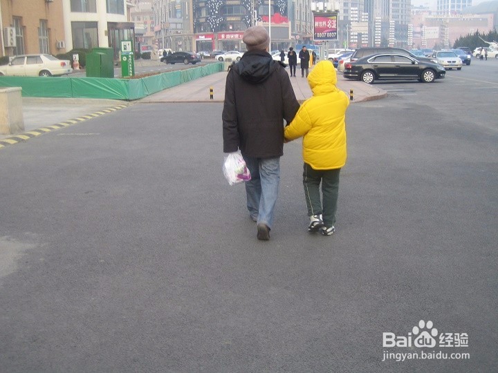 老年人怎样和孩子安全出行