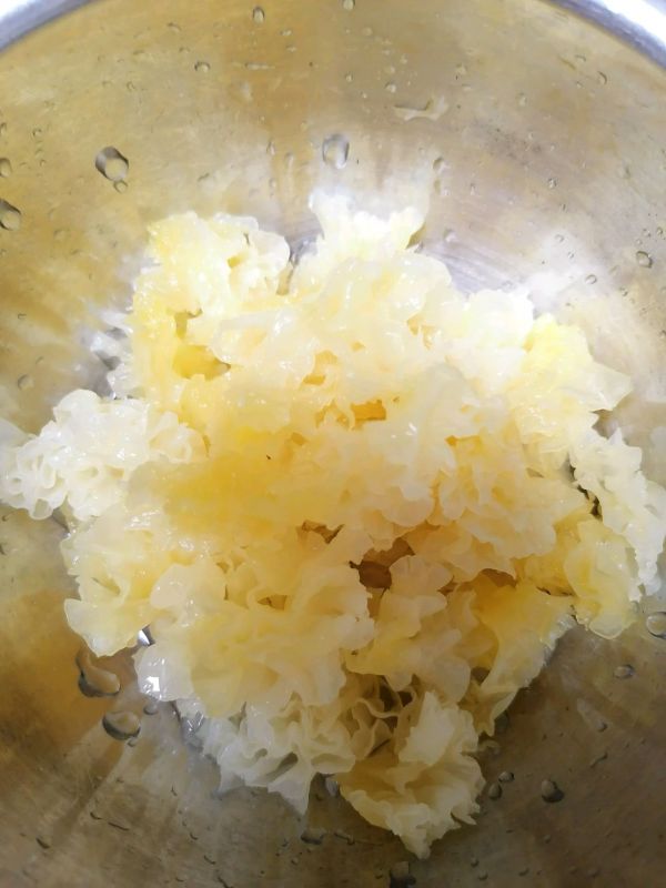 银耳百合莲子羹