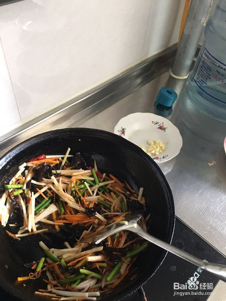 鱼香鸡丝的做法