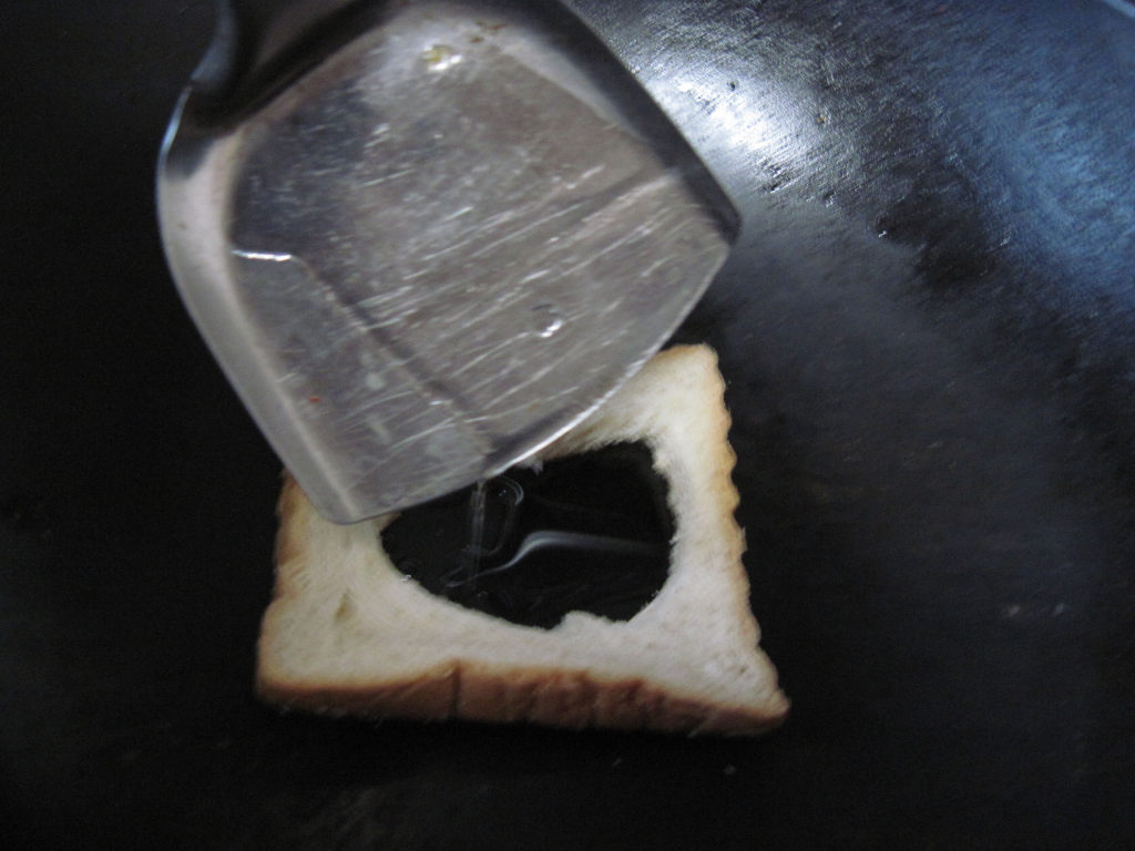 香煎鸡蛋吐司超级好吃，不会做我来教你