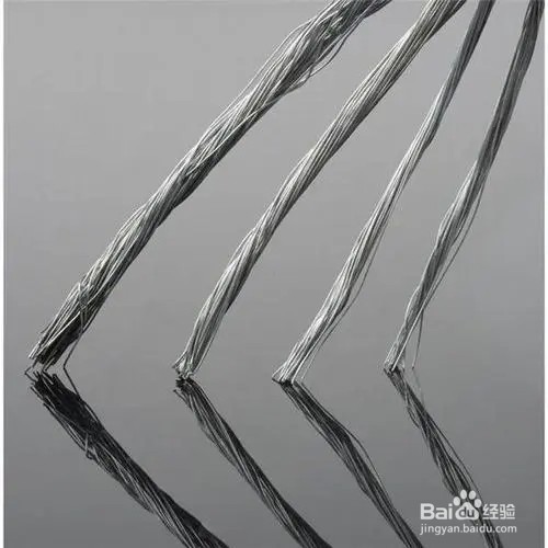 头发卷进吹风机里面怎么拿出来