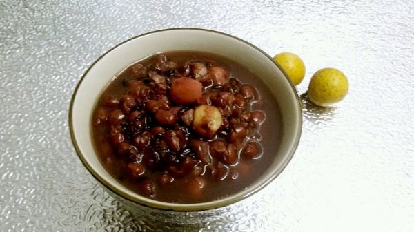 桂圆莲子红豆粥