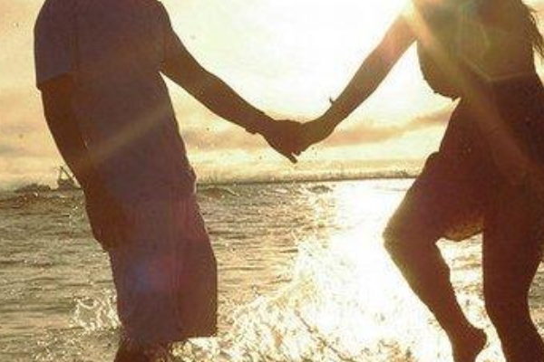 女生倒追男生的6种方法 你get到了吗