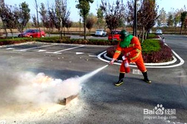 使用干粉ABC灭火器的注意事项有哪些？