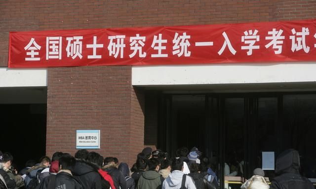 研究生调剂，能简单说下吗能同时报调剂几个学校呢